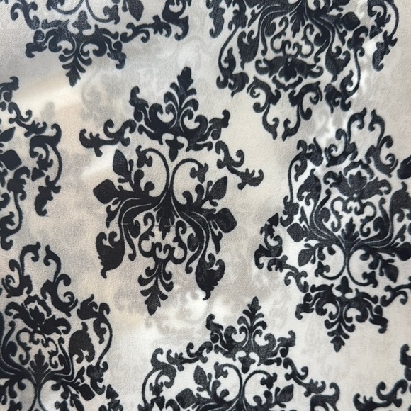 Daniel Rainn Black and White Damask Blouse - flaw - Picture 4 of 4